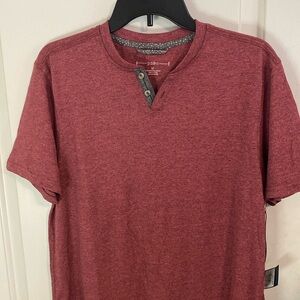 Men’s 2 Button Heathered TShirt Size Medium